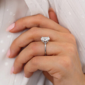 Lab Grown Diamond Ring : Solitaire Oval