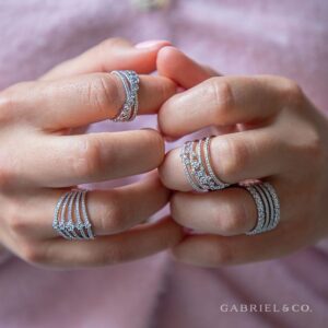 Elegant and easy! Rings that will become a staple in your everyday look !