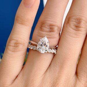 A Guide to Pear Shaped Engagement Rings | Icing On The Ring